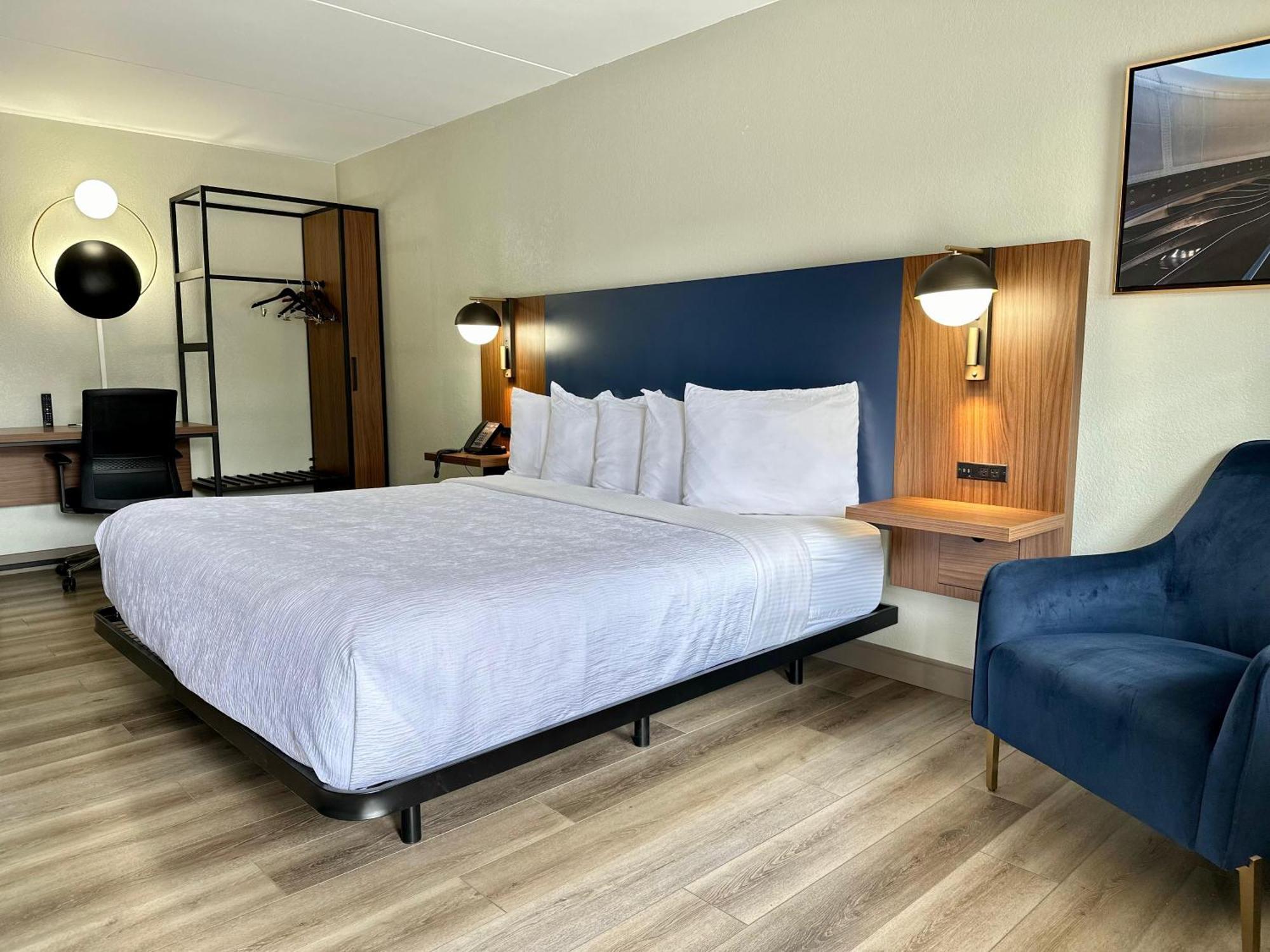La Quinta Inn By Wyndham Huntsville Research Park Экстерьер фото