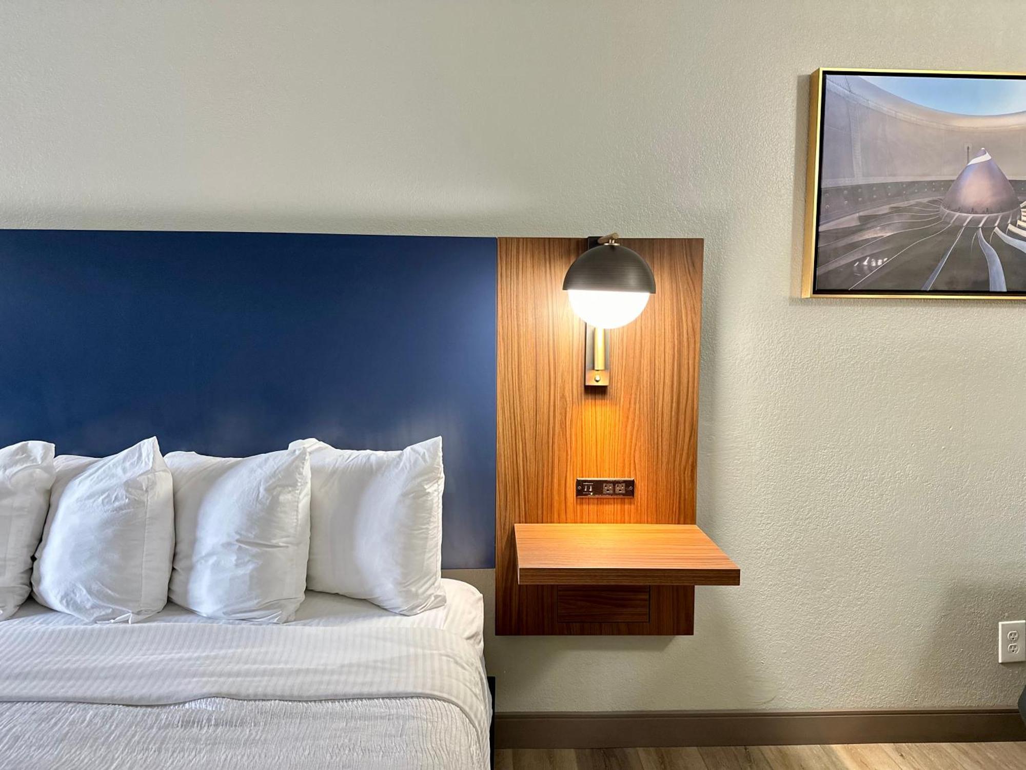 La Quinta Inn By Wyndham Huntsville Research Park Экстерьер фото