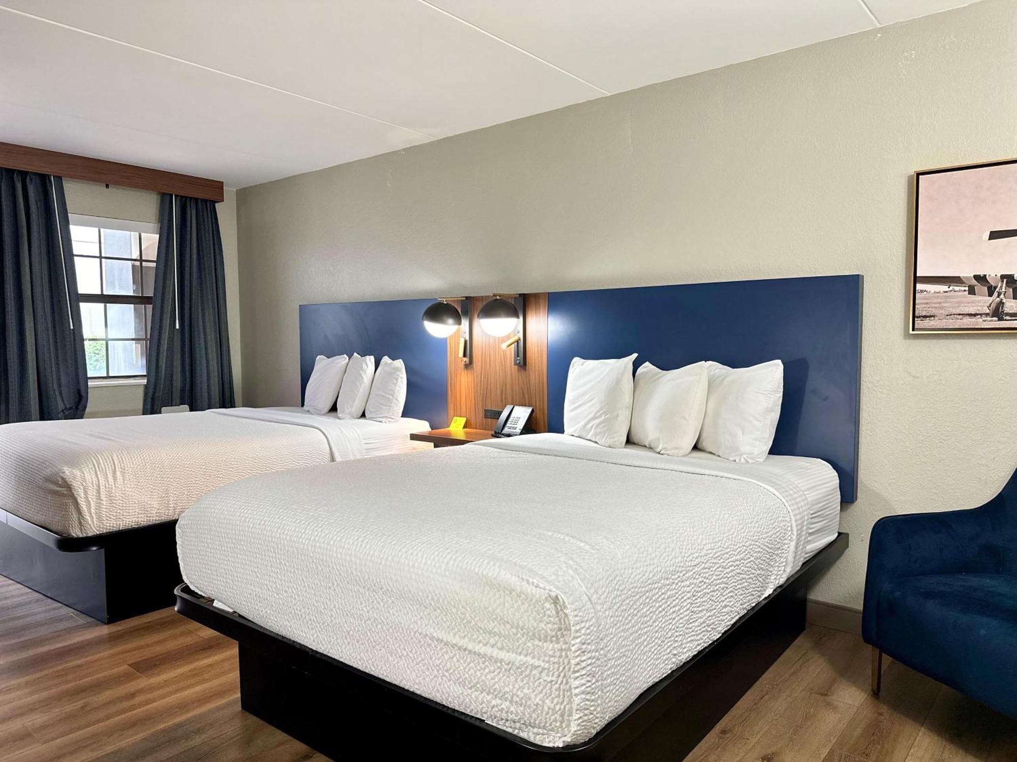 La Quinta Inn By Wyndham Huntsville Research Park Экстерьер фото