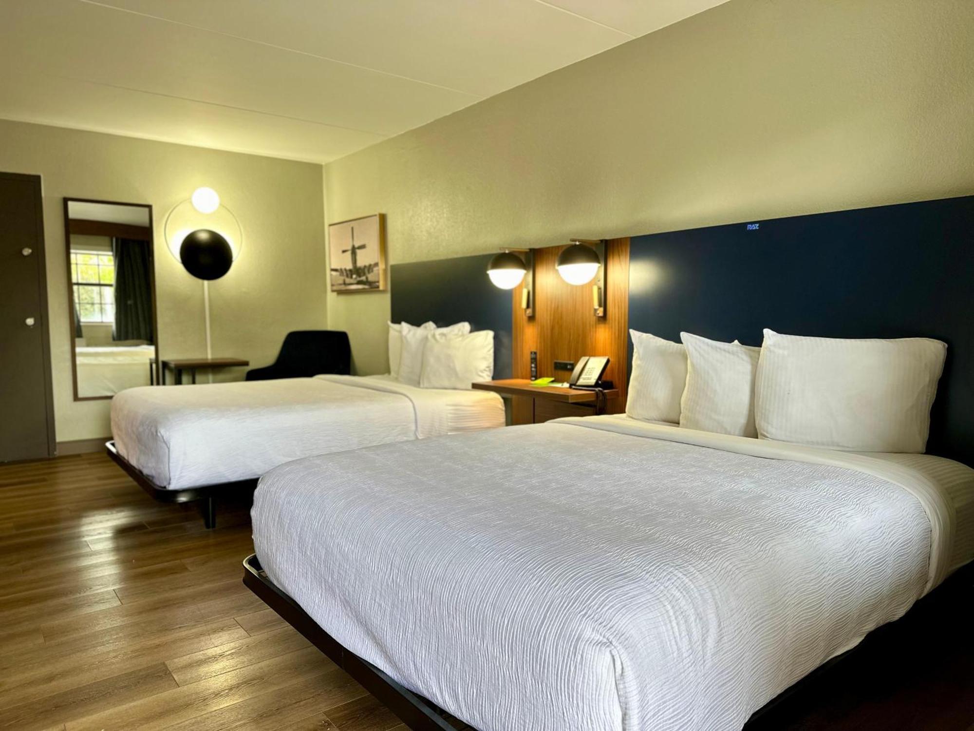 La Quinta Inn By Wyndham Huntsville Research Park Экстерьер фото