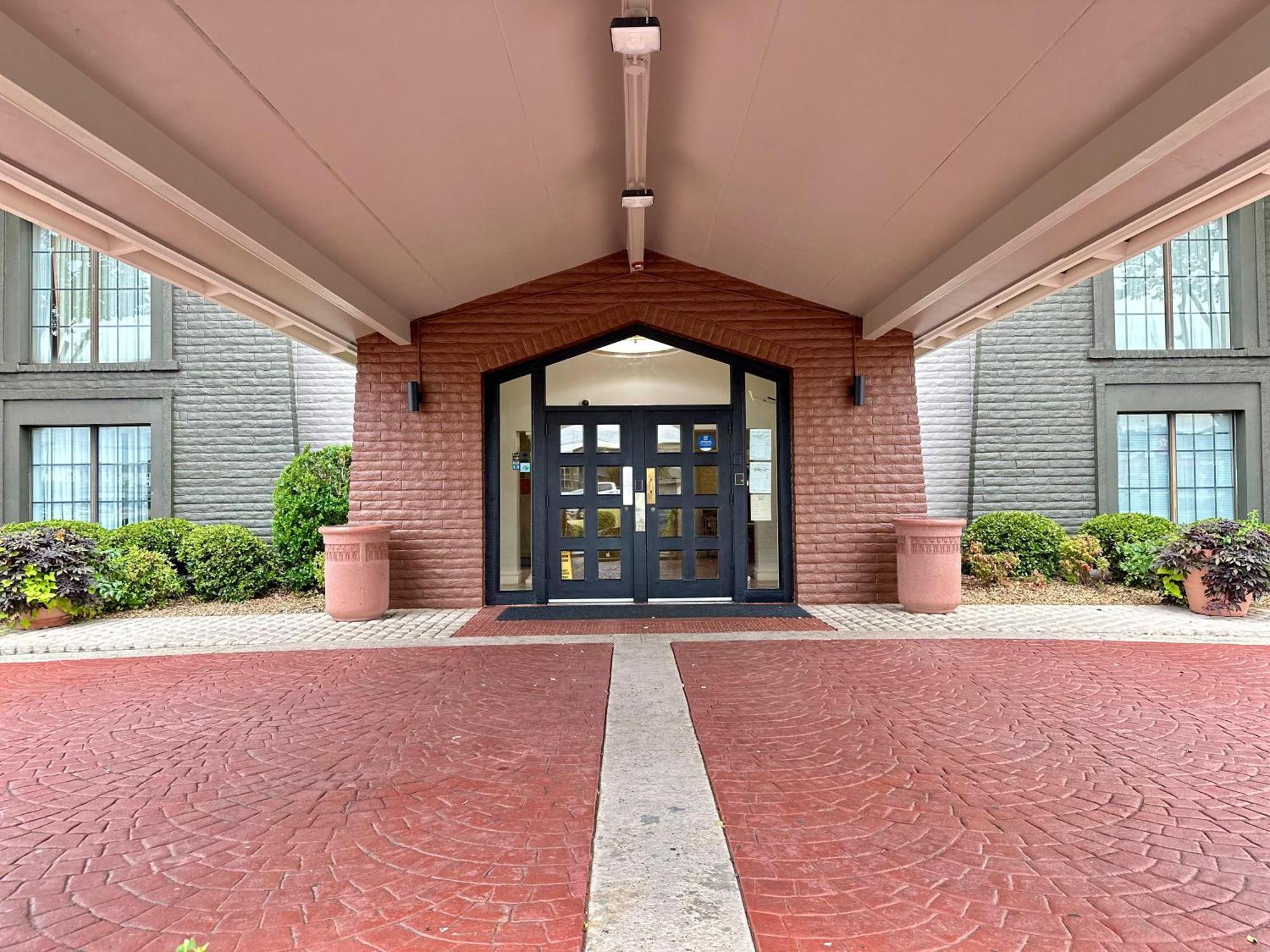 La Quinta Inn By Wyndham Huntsville Research Park Экстерьер фото