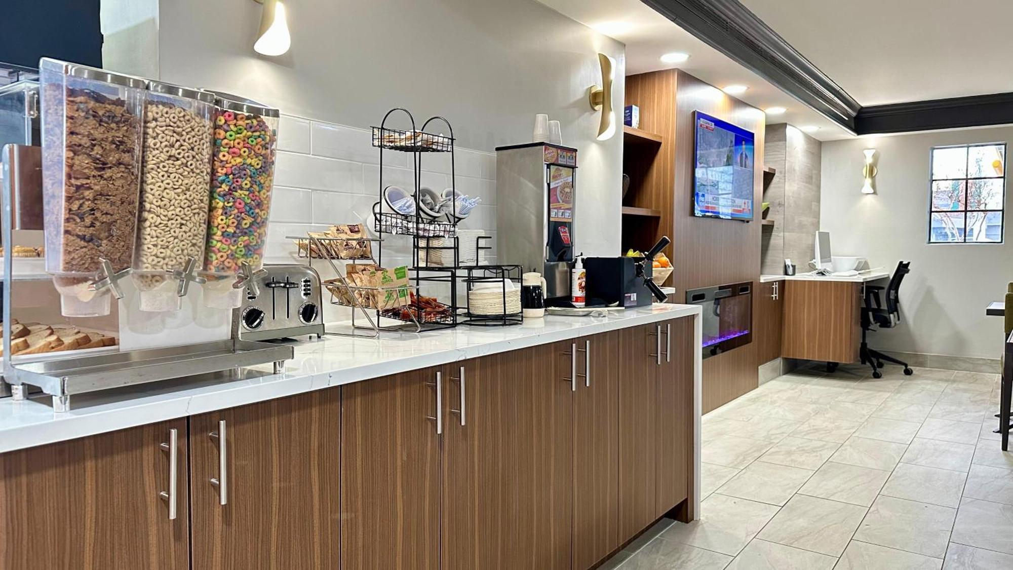 La Quinta Inn By Wyndham Huntsville Research Park Экстерьер фото