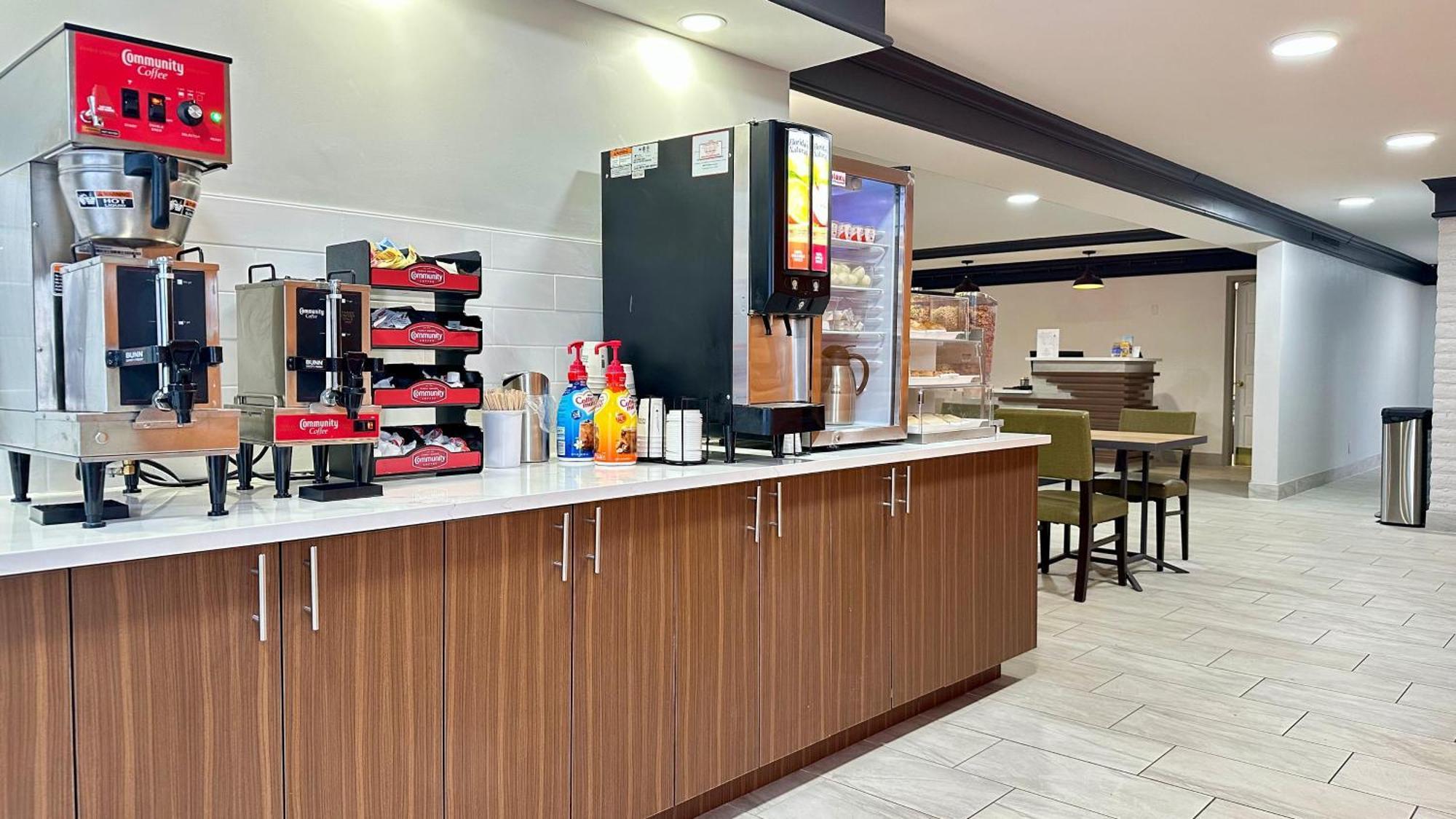 La Quinta Inn By Wyndham Huntsville Research Park Экстерьер фото