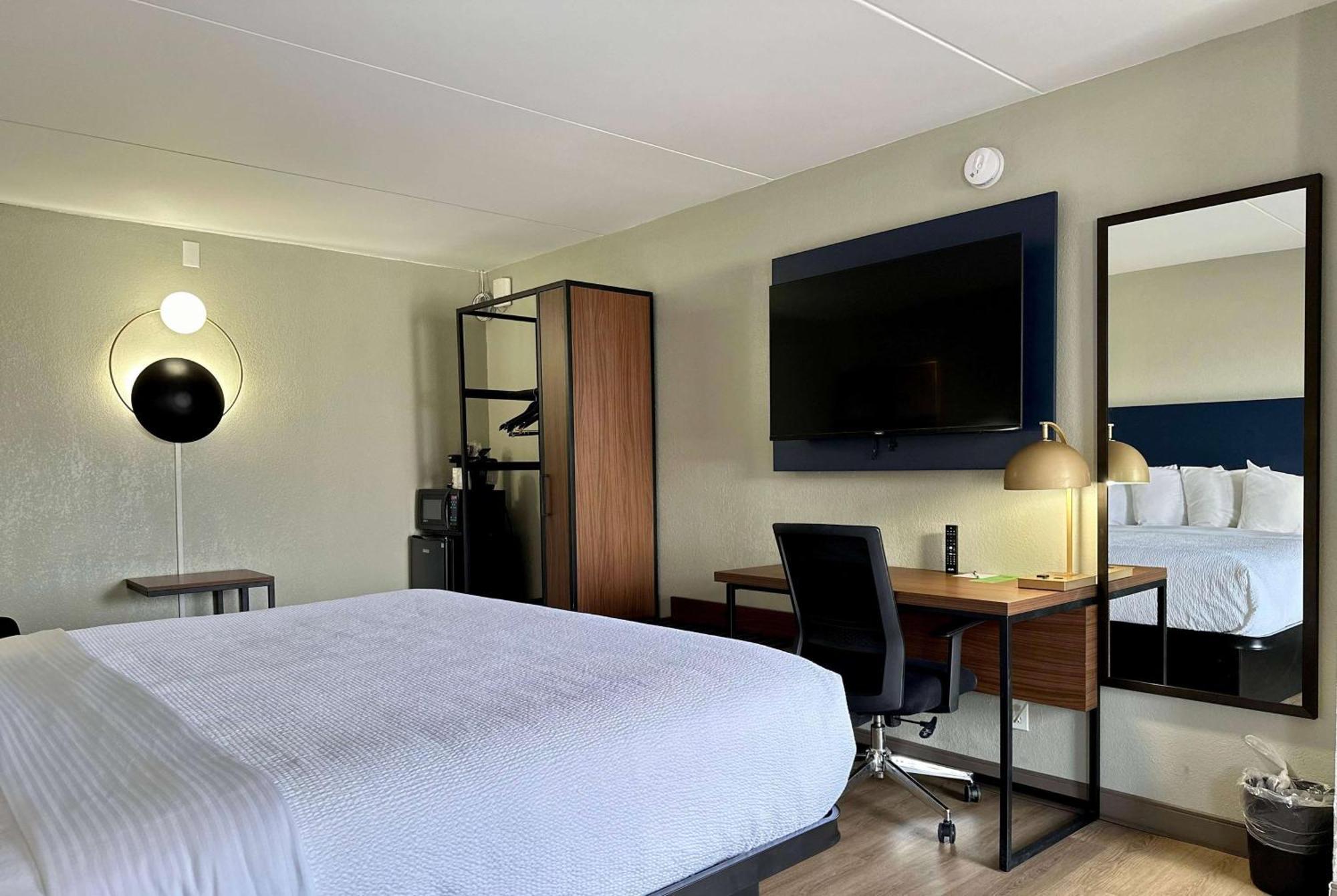 La Quinta Inn By Wyndham Huntsville Research Park Экстерьер фото
