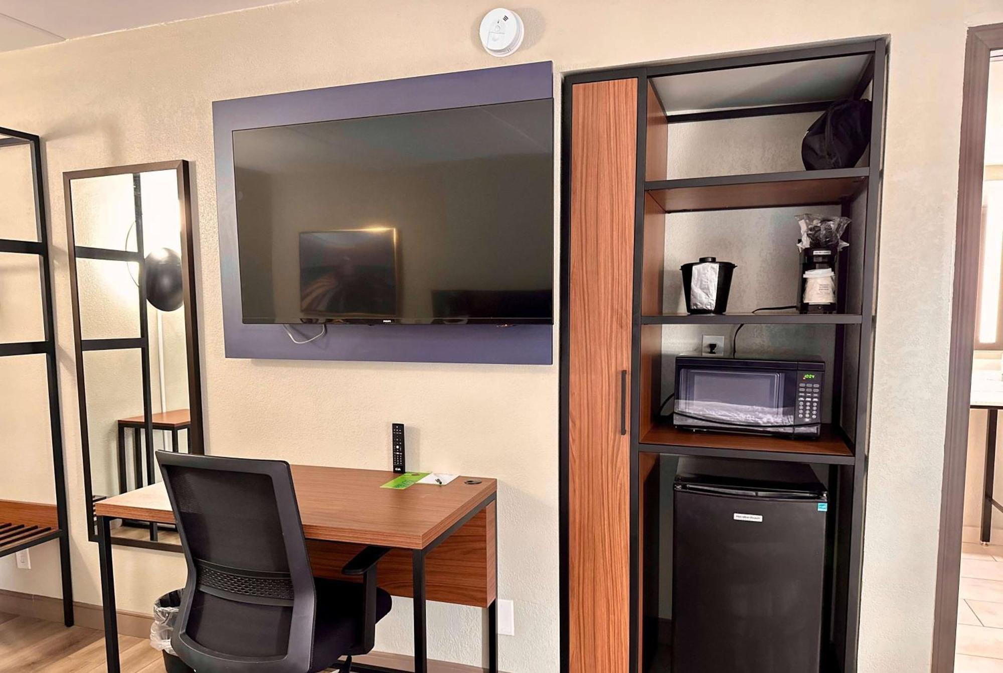 La Quinta Inn By Wyndham Huntsville Research Park Экстерьер фото