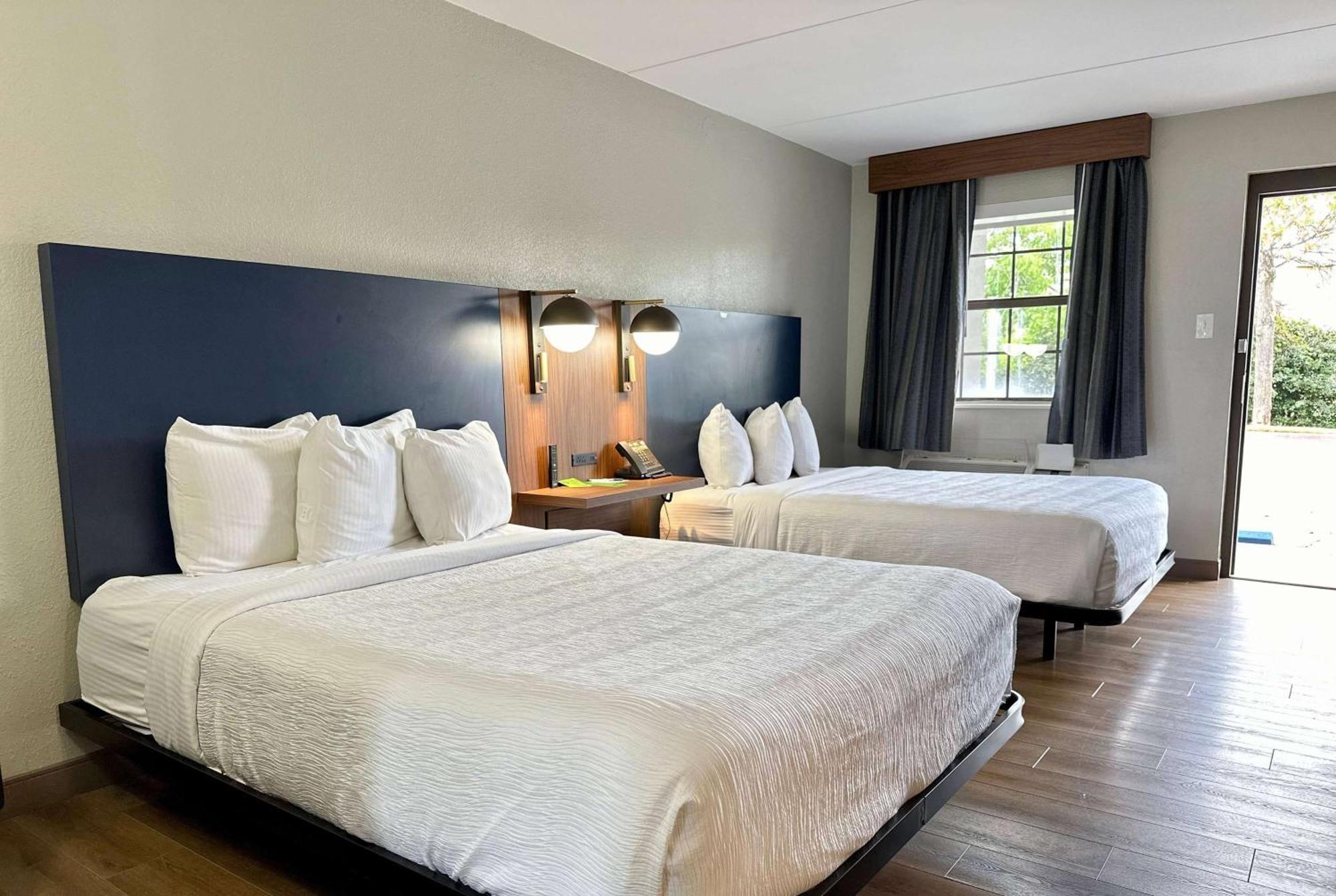 La Quinta Inn By Wyndham Huntsville Research Park Экстерьер фото