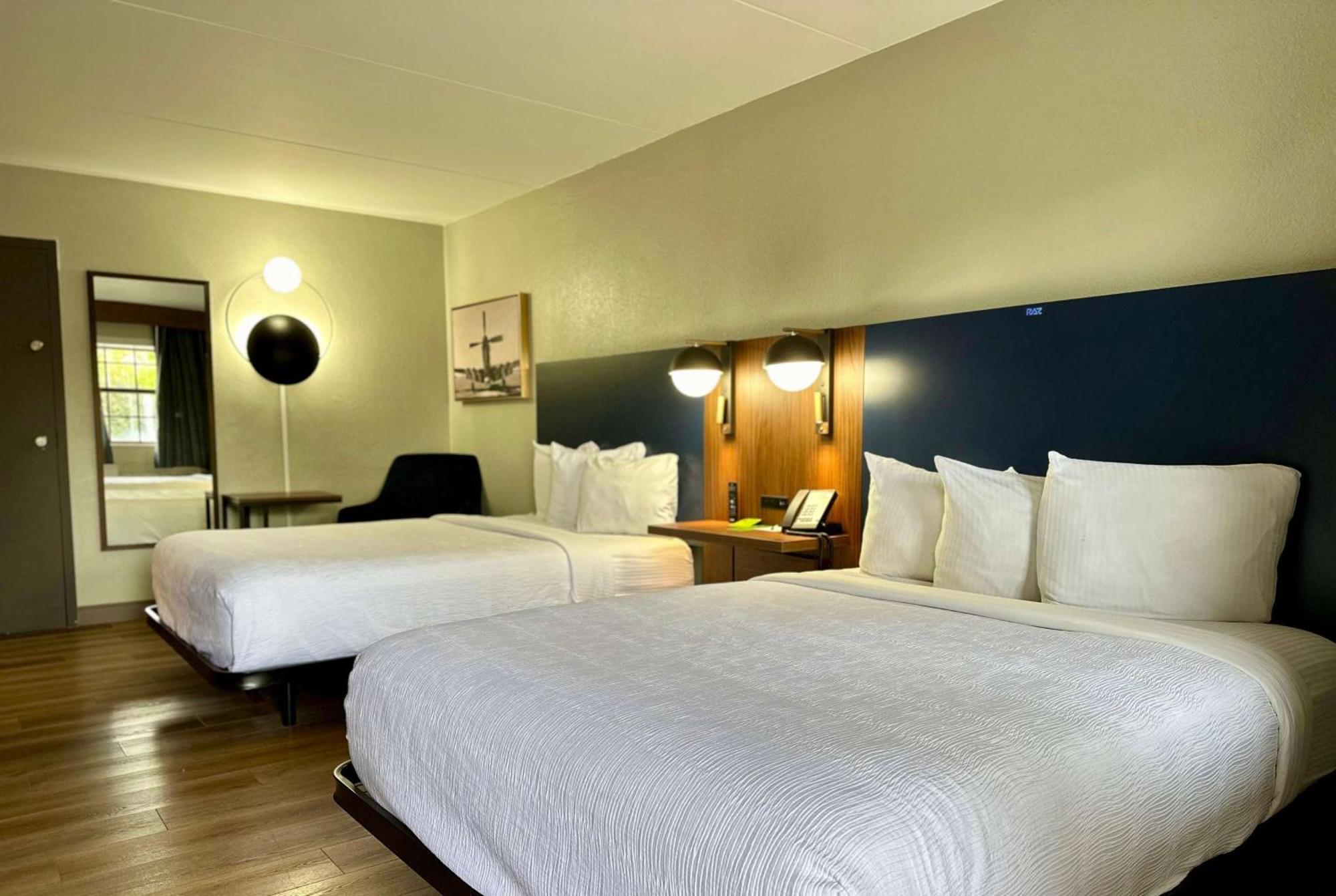 La Quinta Inn By Wyndham Huntsville Research Park Экстерьер фото
