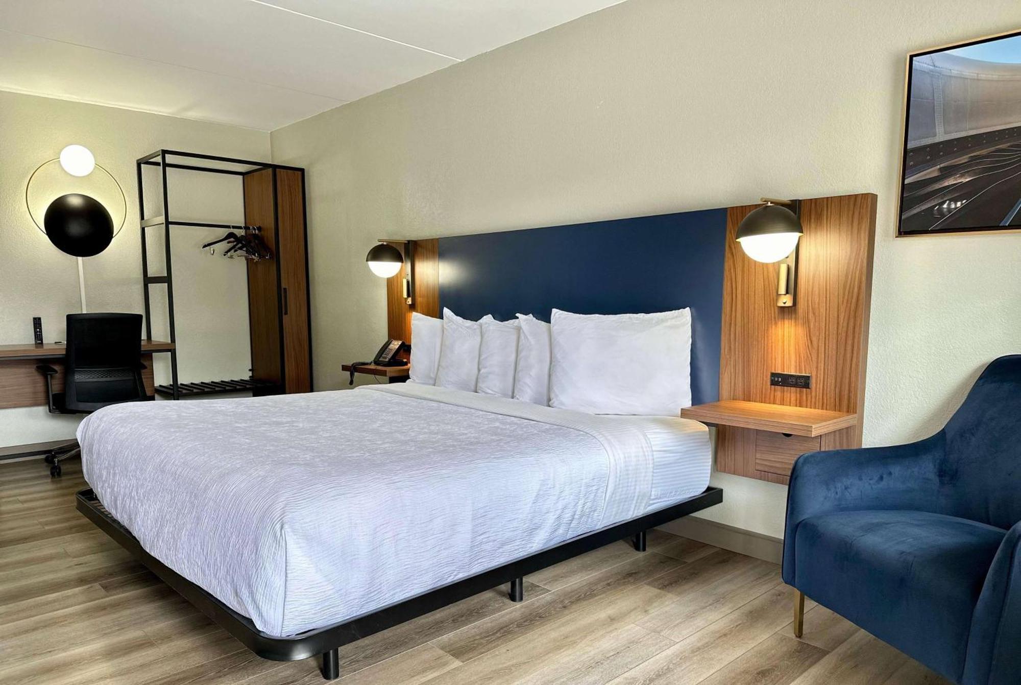 La Quinta Inn By Wyndham Huntsville Research Park Экстерьер фото