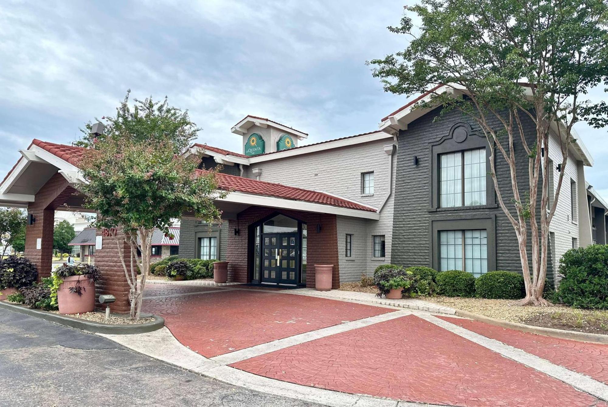 La Quinta Inn By Wyndham Huntsville Research Park Экстерьер фото