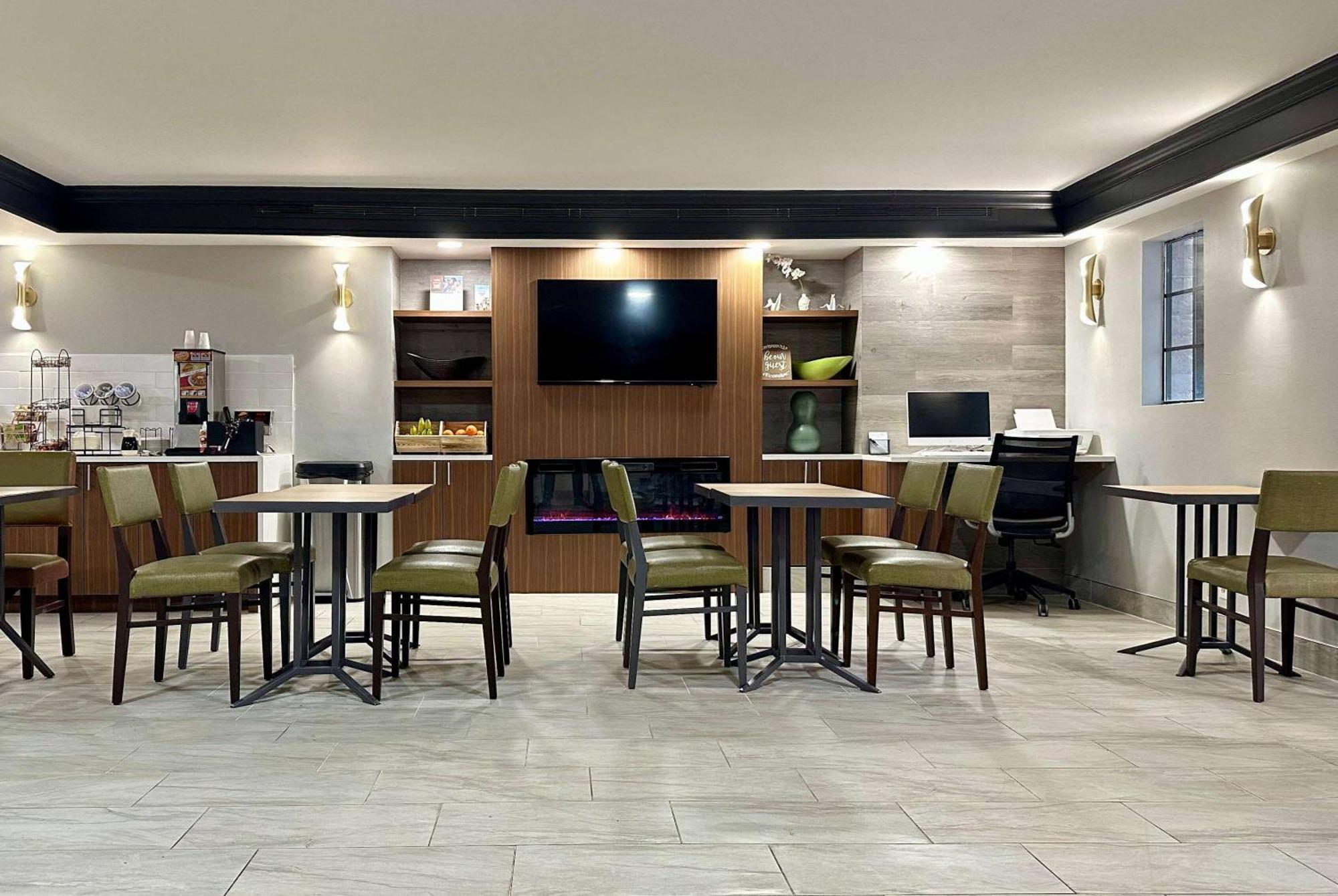 La Quinta Inn By Wyndham Huntsville Research Park Экстерьер фото