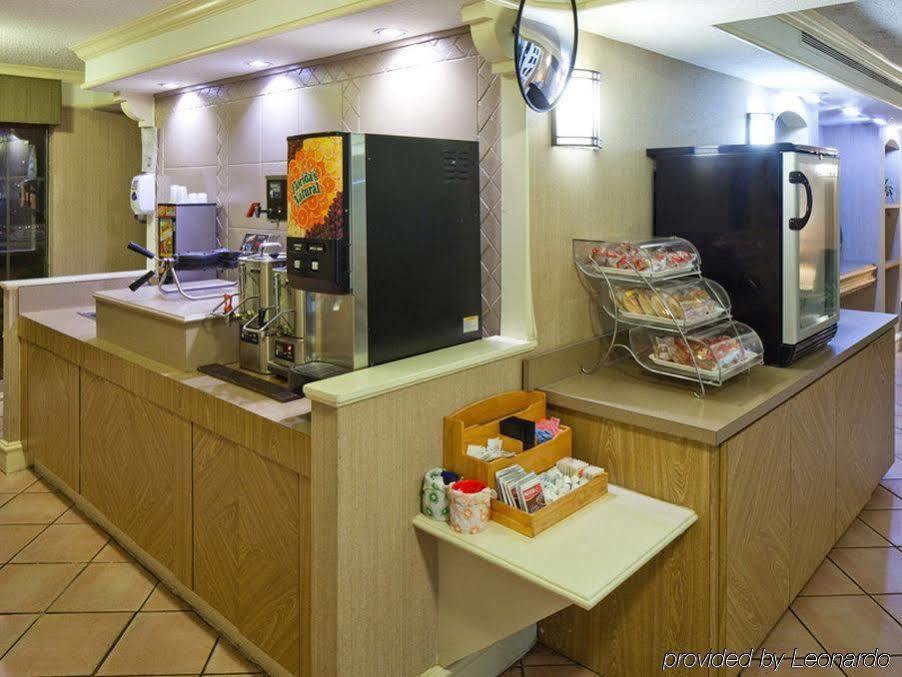 La Quinta Inn By Wyndham Huntsville Research Park Экстерьер фото